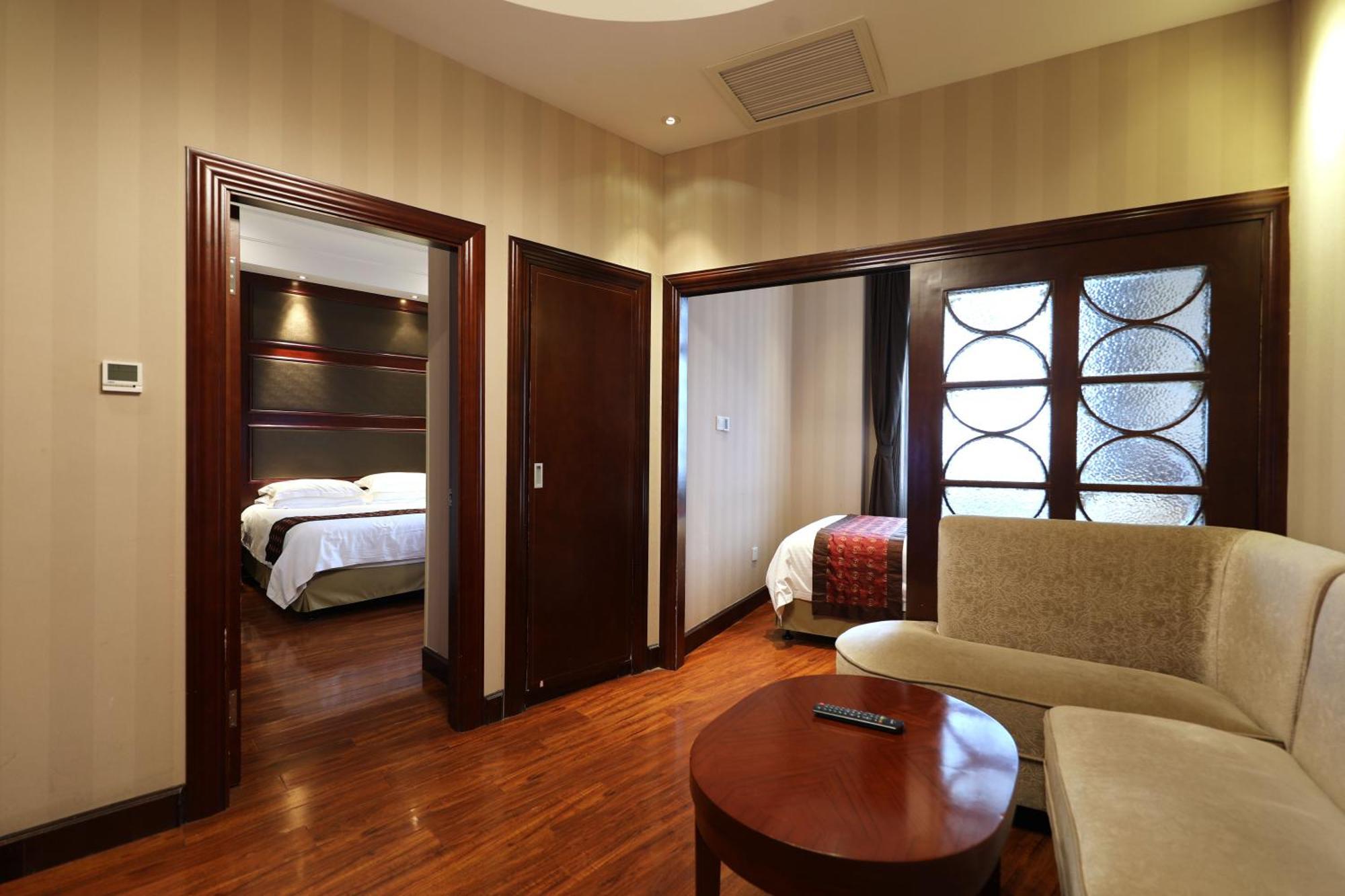 Seventh Heaven Hotel Shanghai Bagian luar foto