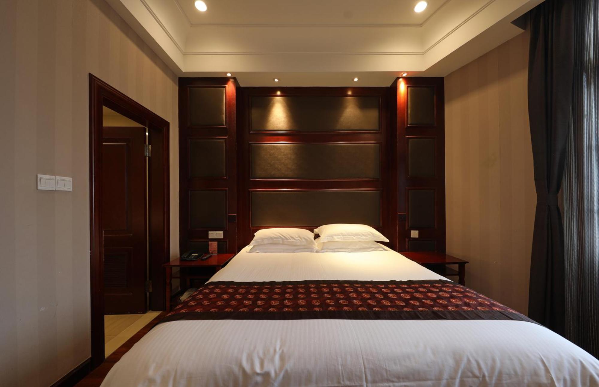 Seventh Heaven Hotel Shanghai Bagian luar foto