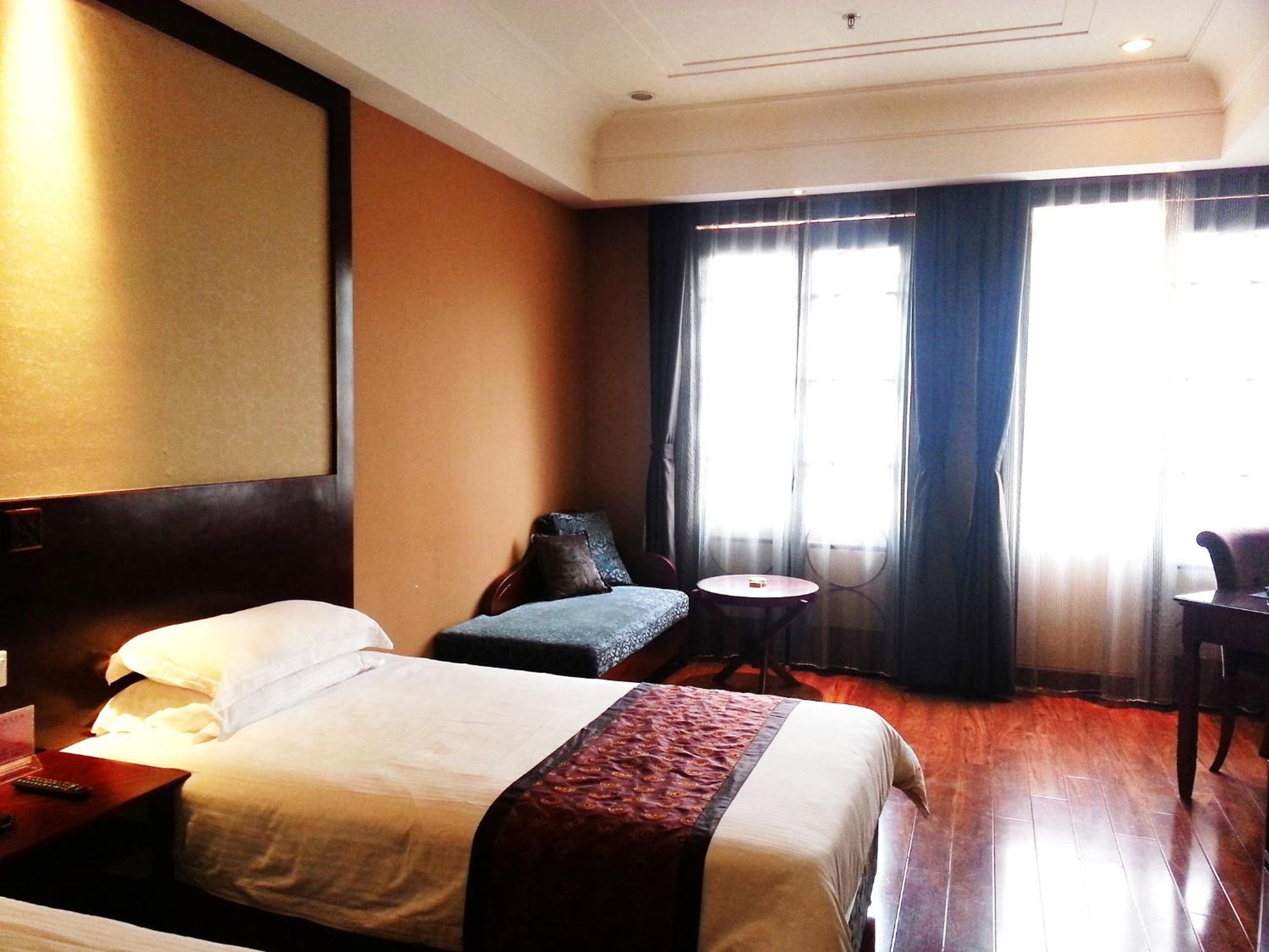 Seventh Heaven Hotel Shanghai Bagian luar foto